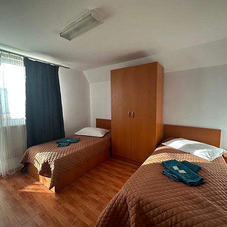 Cazare Arges Mall Питешти Экстерьер фото