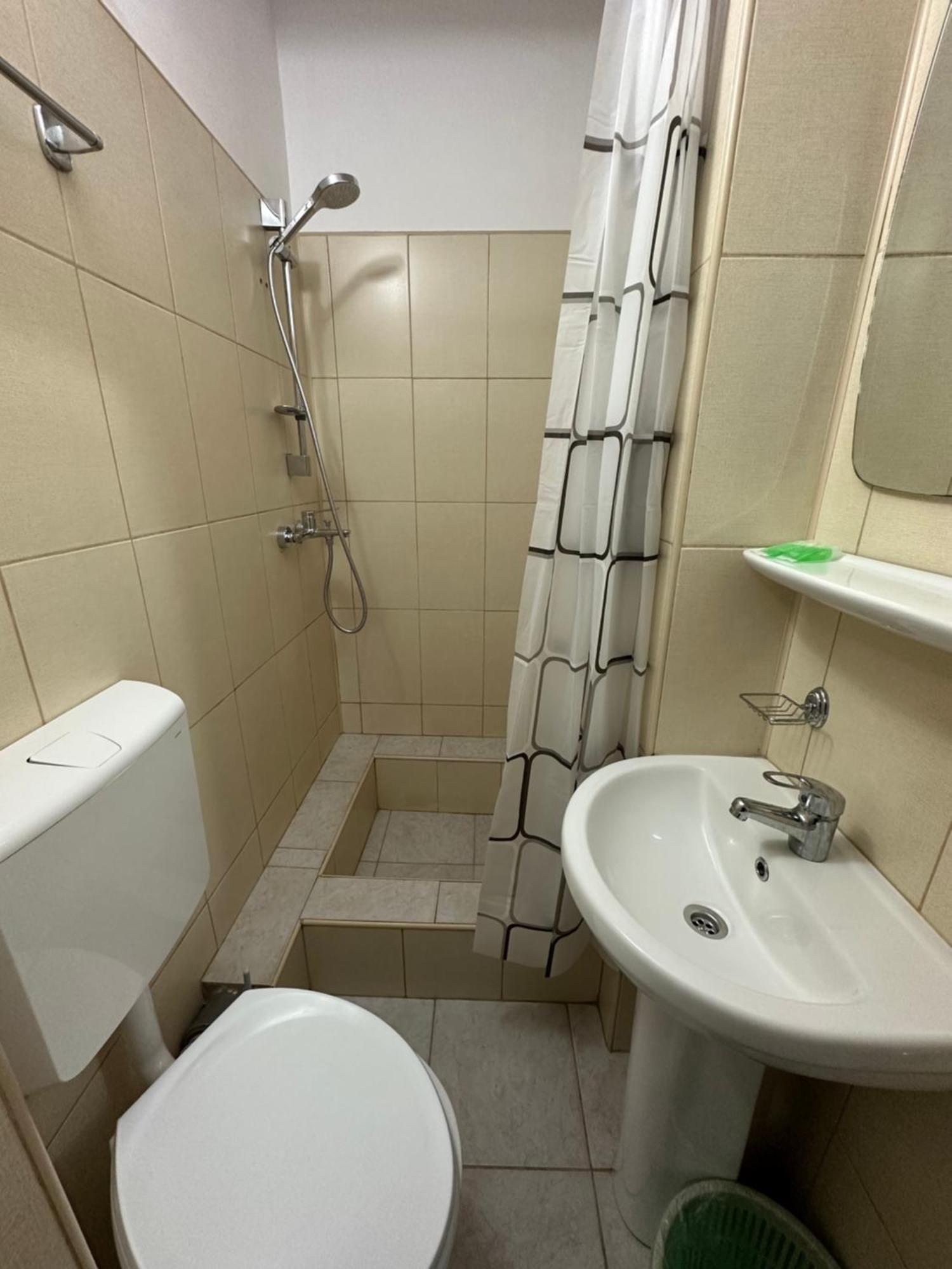 Cazare Arges Mall Питешти Экстерьер фото